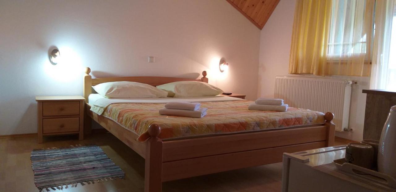 Apartman & Sobe Orhideja Smoljanac Exterior foto